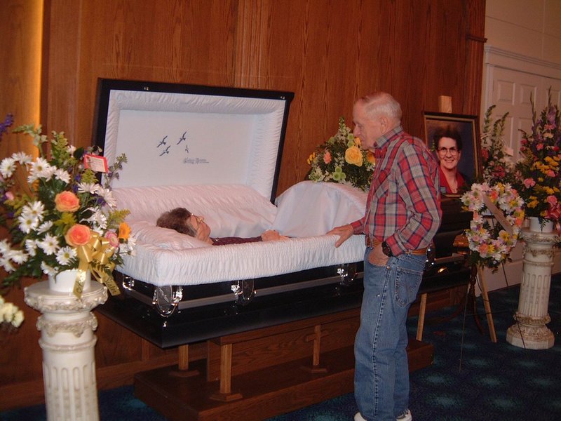 2004/07(July)/05(Mothers-Funeral)/800x600_2004-07-28 15-15-40.JPG